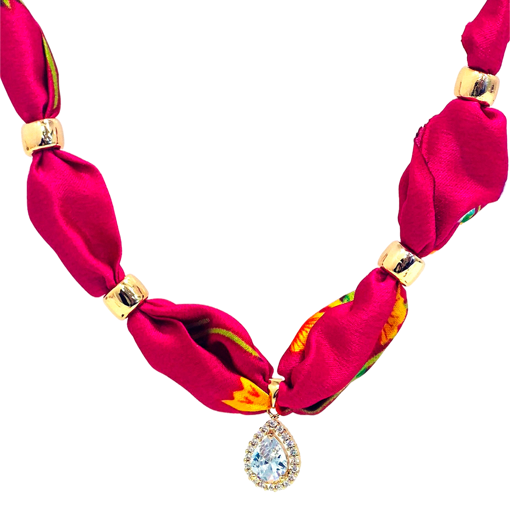 Collar Bandana Cavara con Dijes